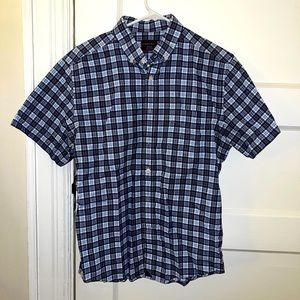 Blue short-sleeve UNTUCKit button up in medium